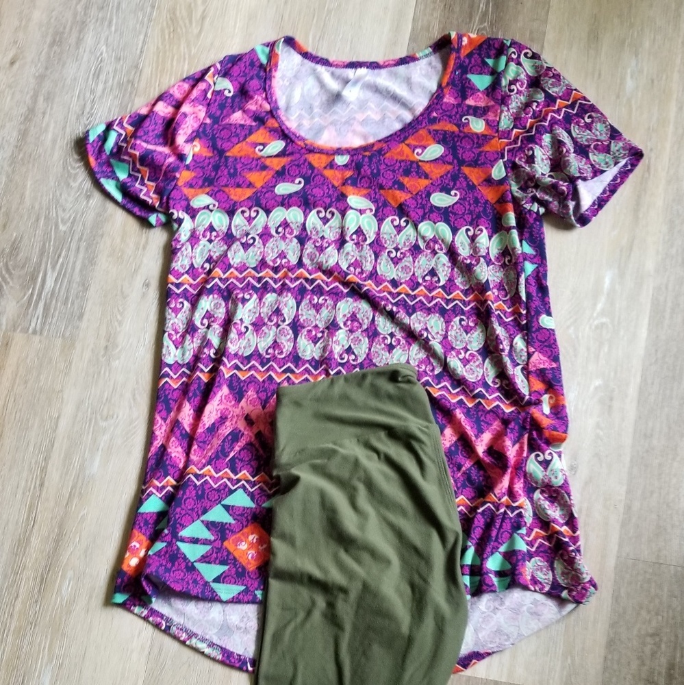 Lularoe leggings and top